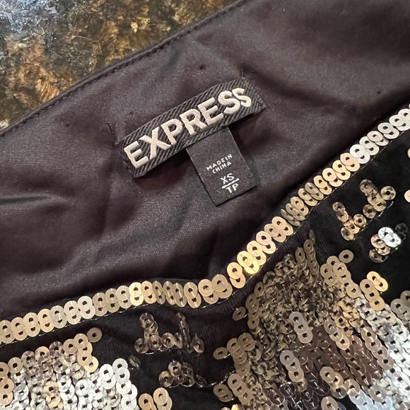 EXPRESS Sequin Skirt! Black geometric pattern - Picture 5 of 7